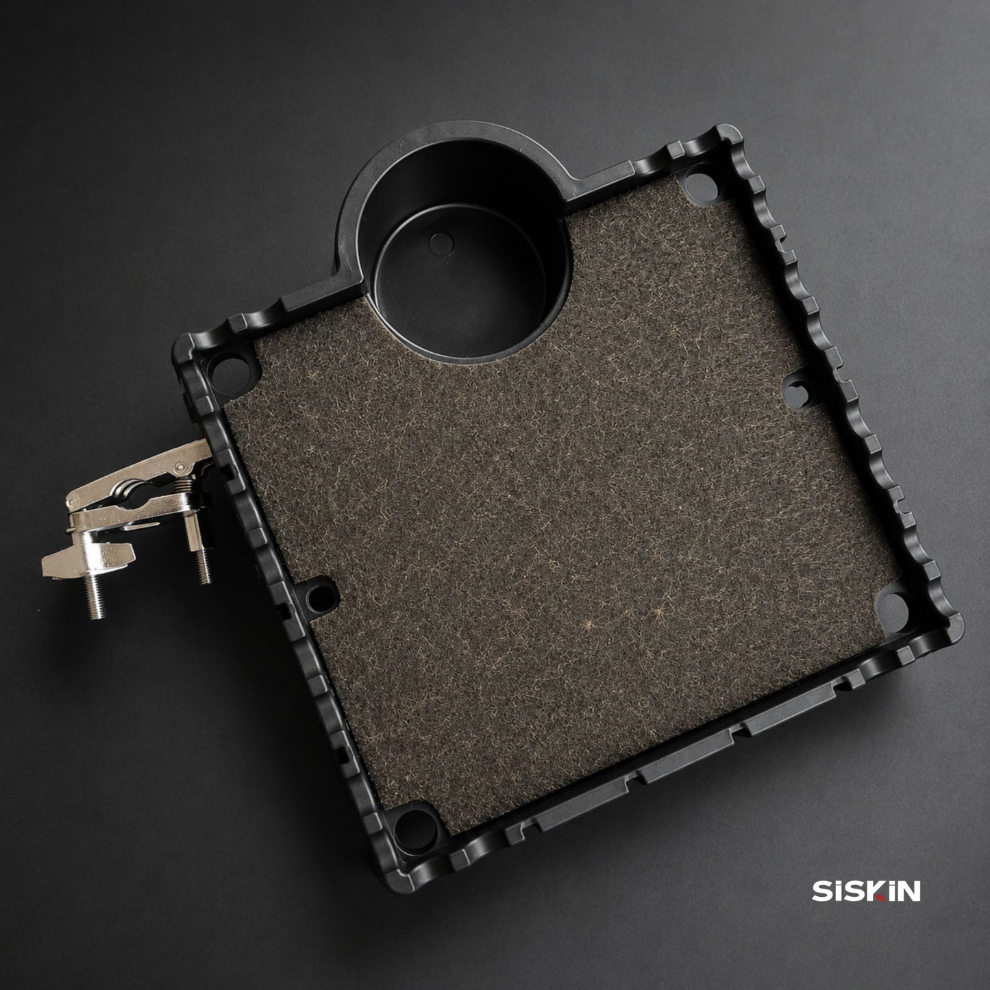 SISKIN DrumDock™
Universal Drum Accessory Tray with Cup Holder & Anti-Roll Stick Grooves